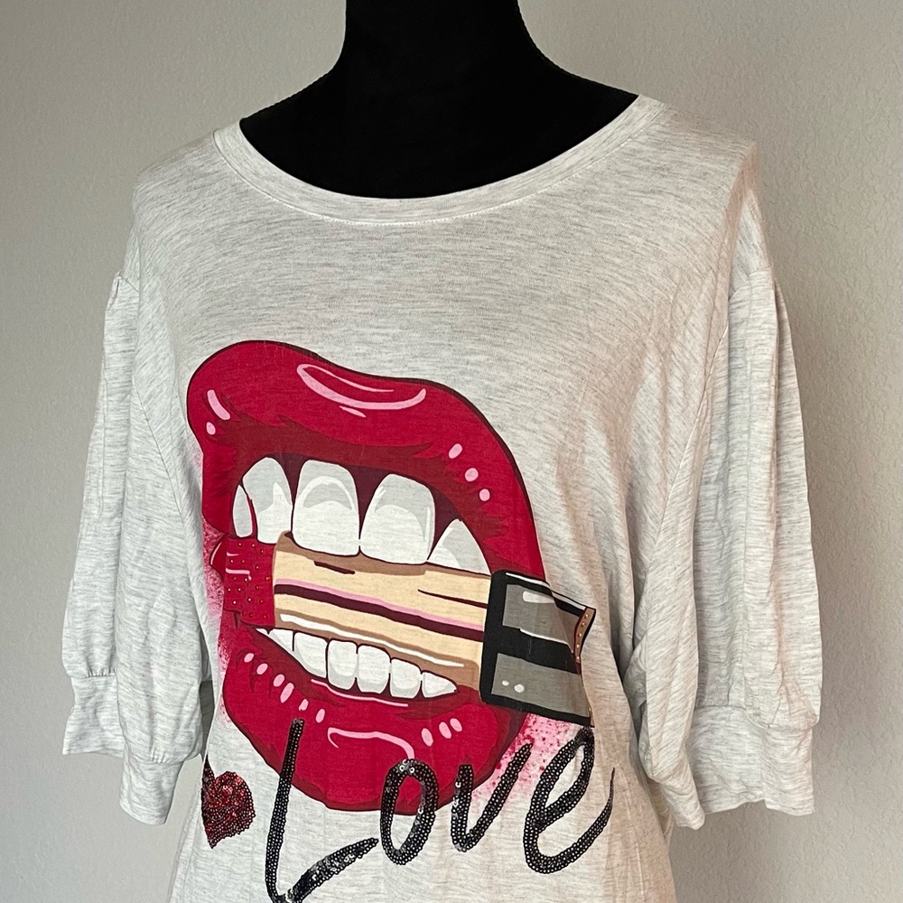 Love & Laxe XXL shirt - Picture 2 of 5